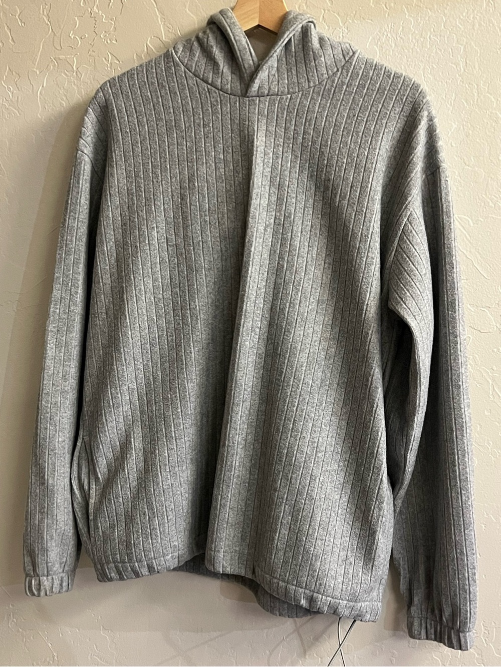 Zara Men's Light Gray Ribbed Cinched Hooded Sweater